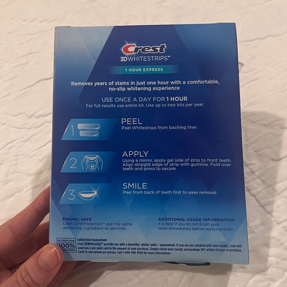 Crest 3D WHITESTRIPS, 1 hour express, 10 Treatments - Picture 2 of 5